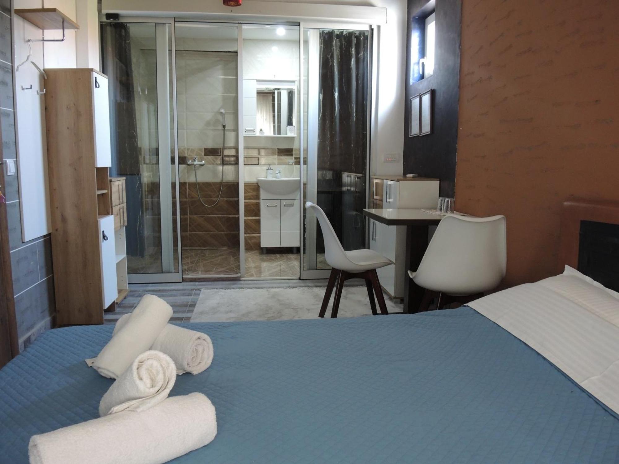 Rooms&restaurant 43 *