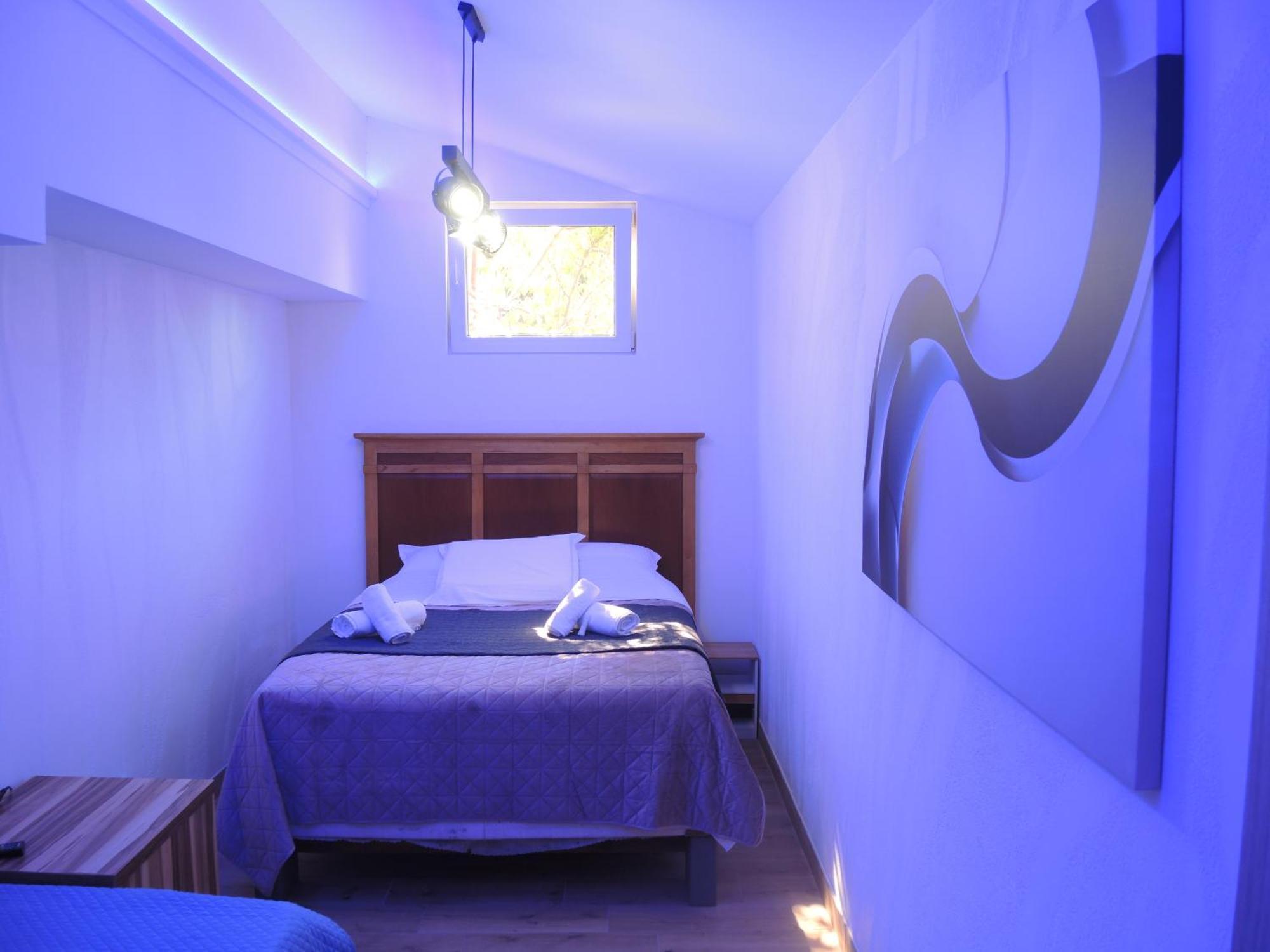 Rooms&restaurant 43 *