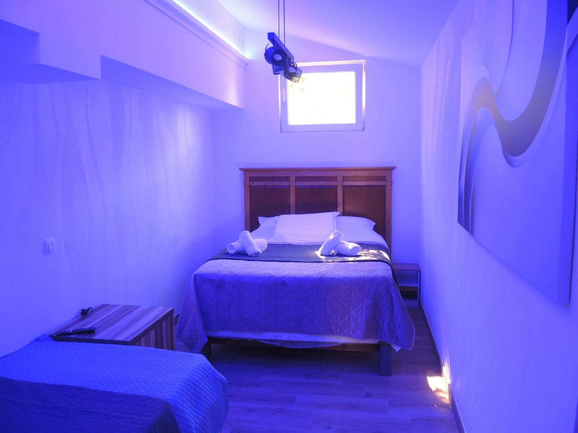 Rooms&restaurant 43 *